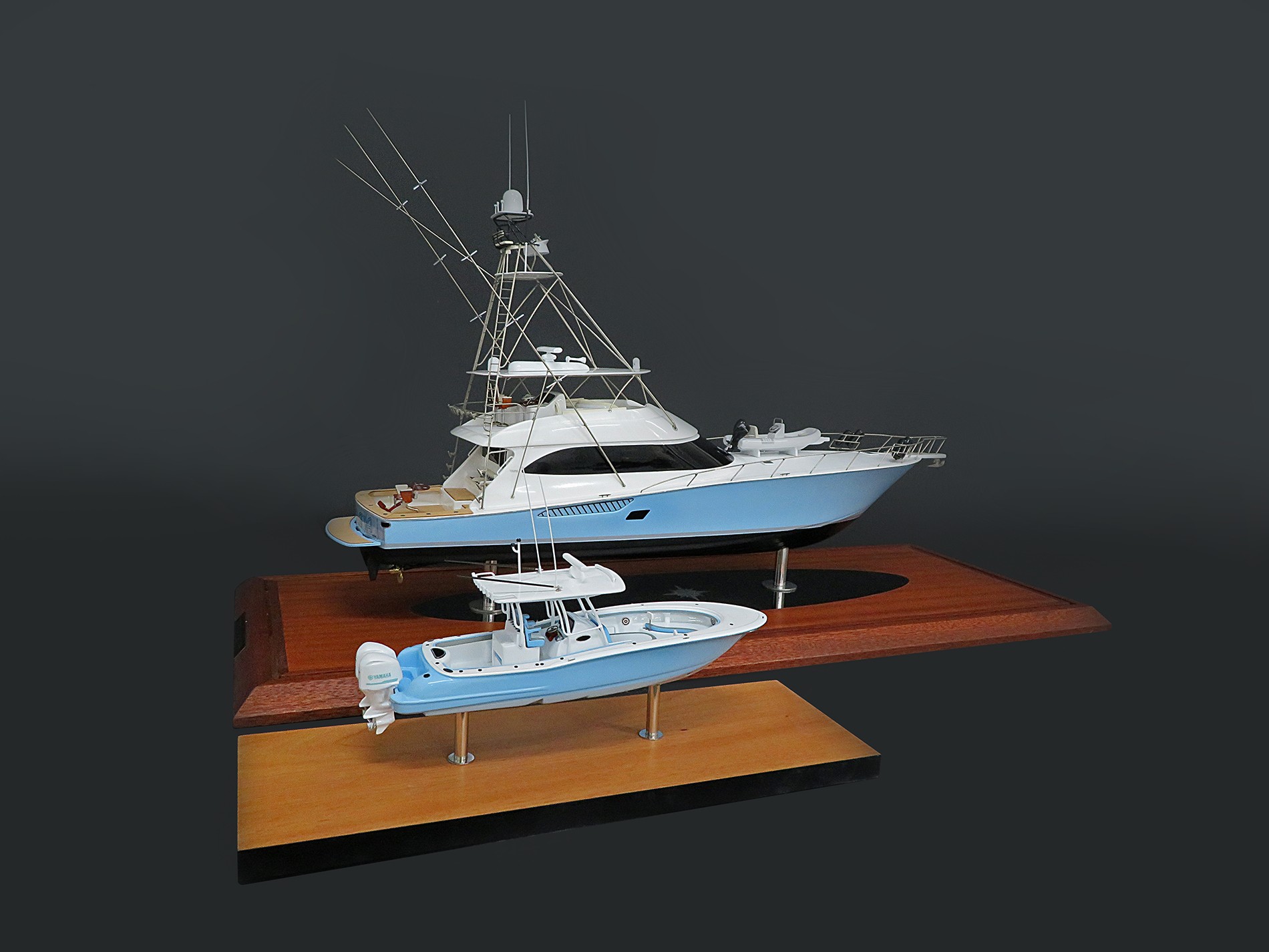 Custom Models - Viking Yachts - Viking 82 large custom model - Abordage