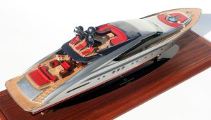 Custom Models - Palmer Johnson - Palmer Johnson 135 "Dragon" - Abordage