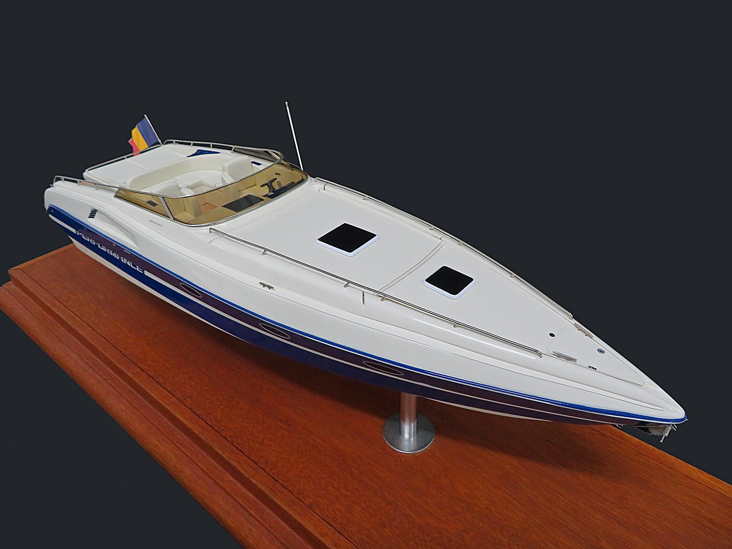 Custom Models - - Performance 1107 custom model - Abordage