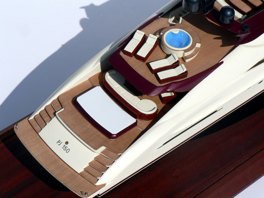 Custom Models - Palmer Johnson - Palmer Johnson 150 - Abordage