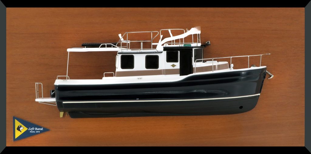 Custom Half Models - Ranger Tugs - Ranger Tug R-31 CB custom half model with deck details - Abordage