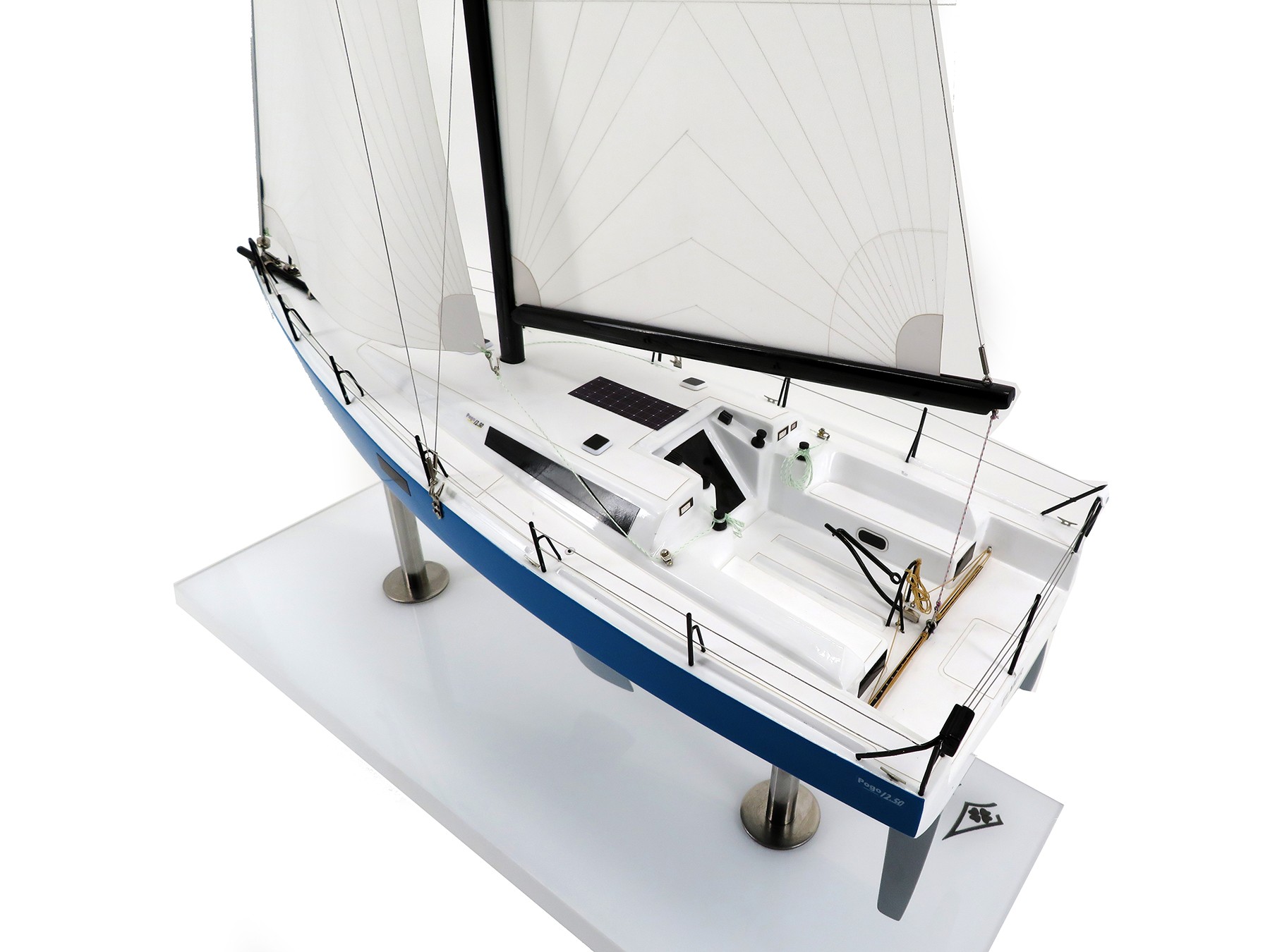 Custom Models - Pogo Structures - Pogo 12,50 custom model CM - Abordage