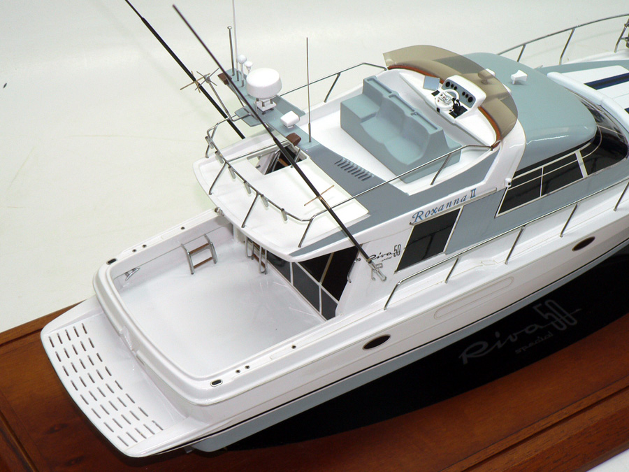 Custom Models - Riva - Riva 50 "Roxanna II" - Abordage