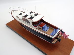 Custom Desk Models - Hinckley - Hinckley PicNic 36 custom desk model - Abordage