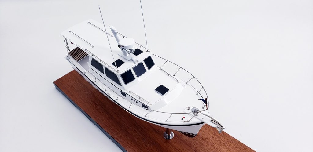 Custom Desk Models - - Eastern 31 desk model - Abordage