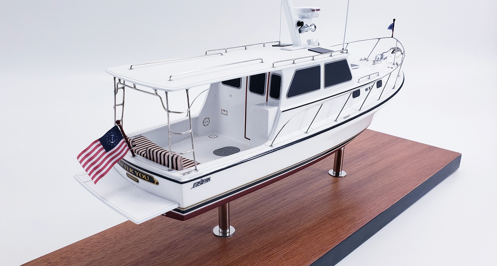 Custom Desk Models - - Eastern 31 desk model - Abordage