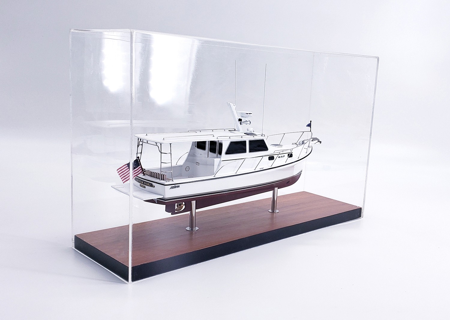 Custom Desk Models - - Eastern 31 desk model - Abordage