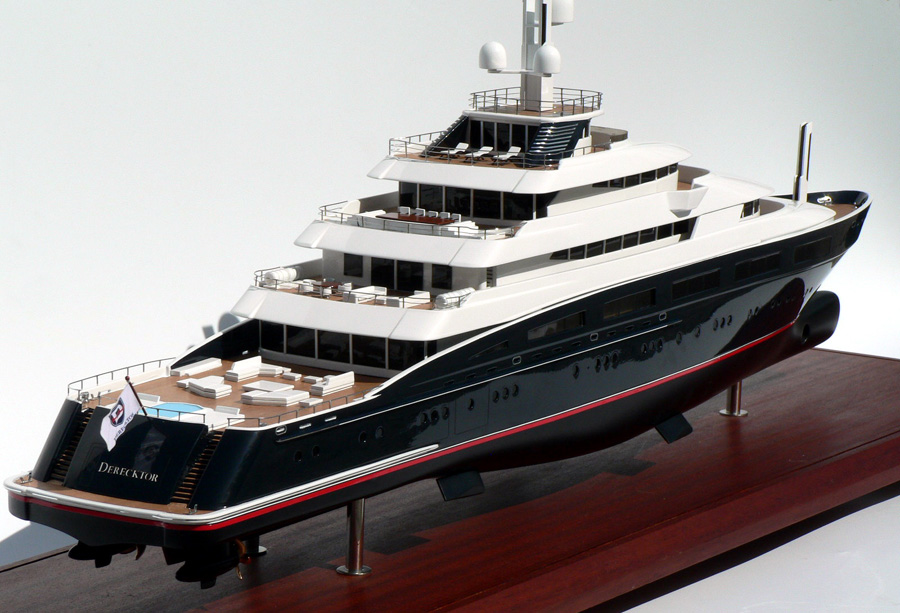 Custom Models - Derecktor - Derecktor Cakewalk 85.6meters. - Abordage