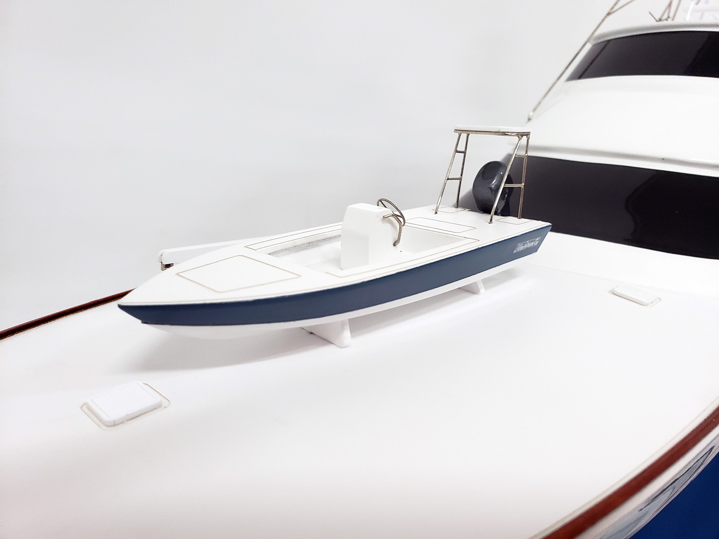Custom Models - Viking Yachts - Viking 82 custom model replica - Abordage