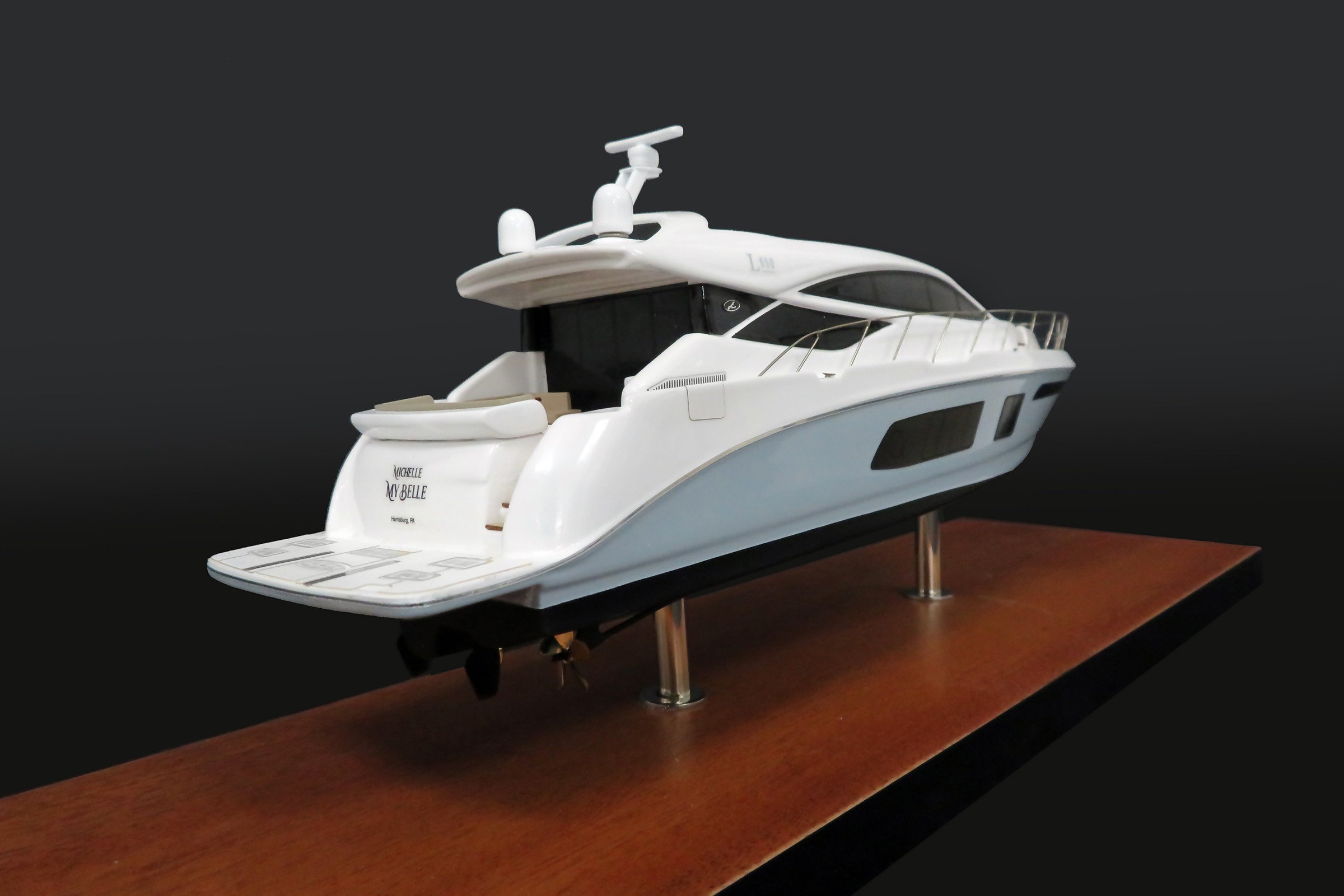 Custom Desk Models - Sea Ray - Sea Ray L650 Express desk model - Abordage