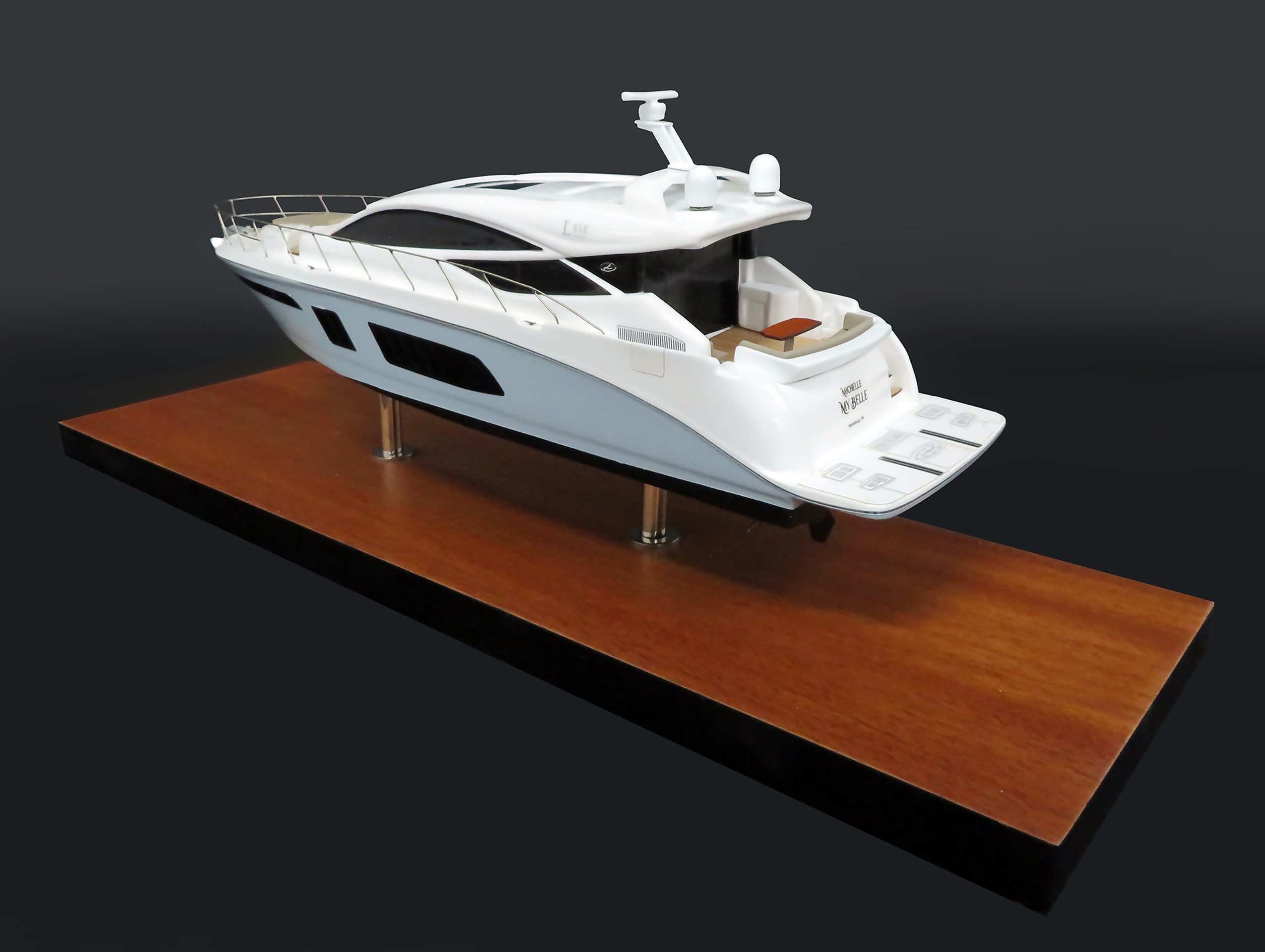 Custom Desk Models - Sea Ray - Sea Ray L650 Express desk model - Abordage
