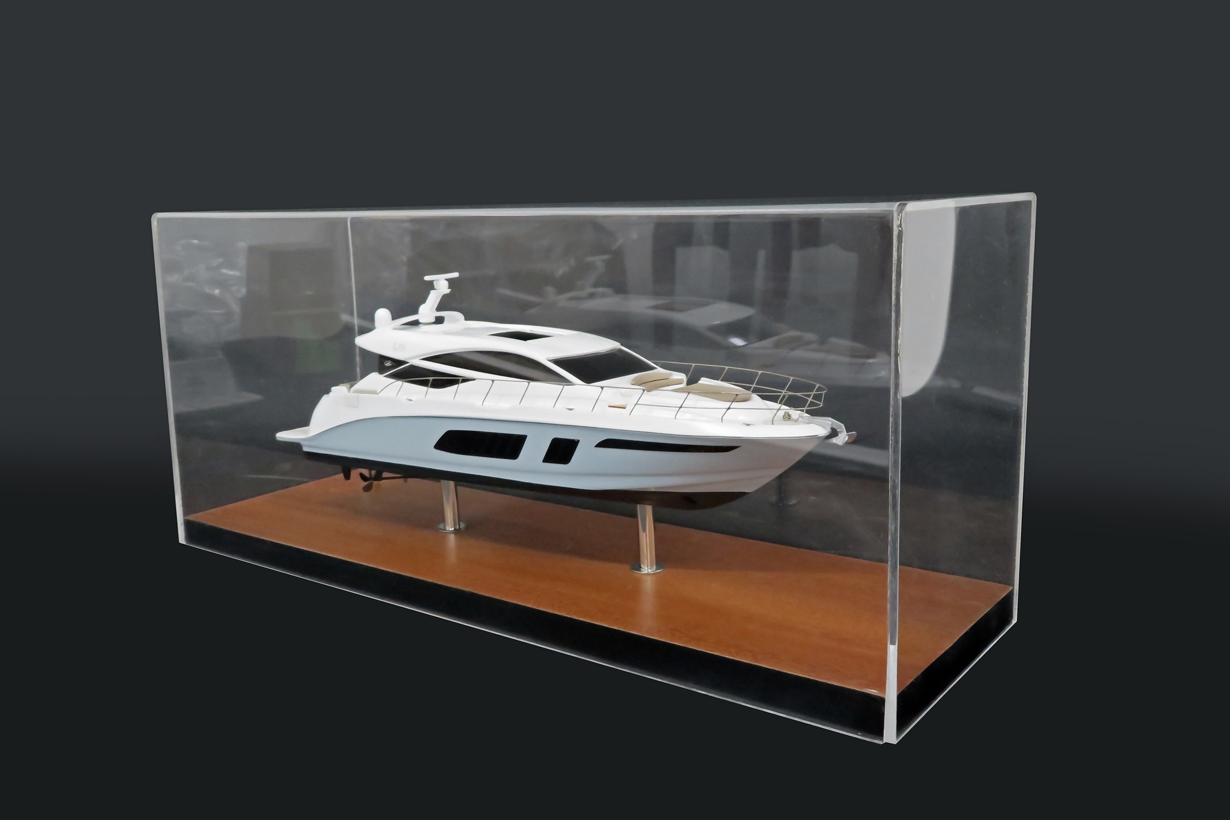 Custom Desk Models - Sea Ray - Sea Ray L650 Express desk model - Abordage
