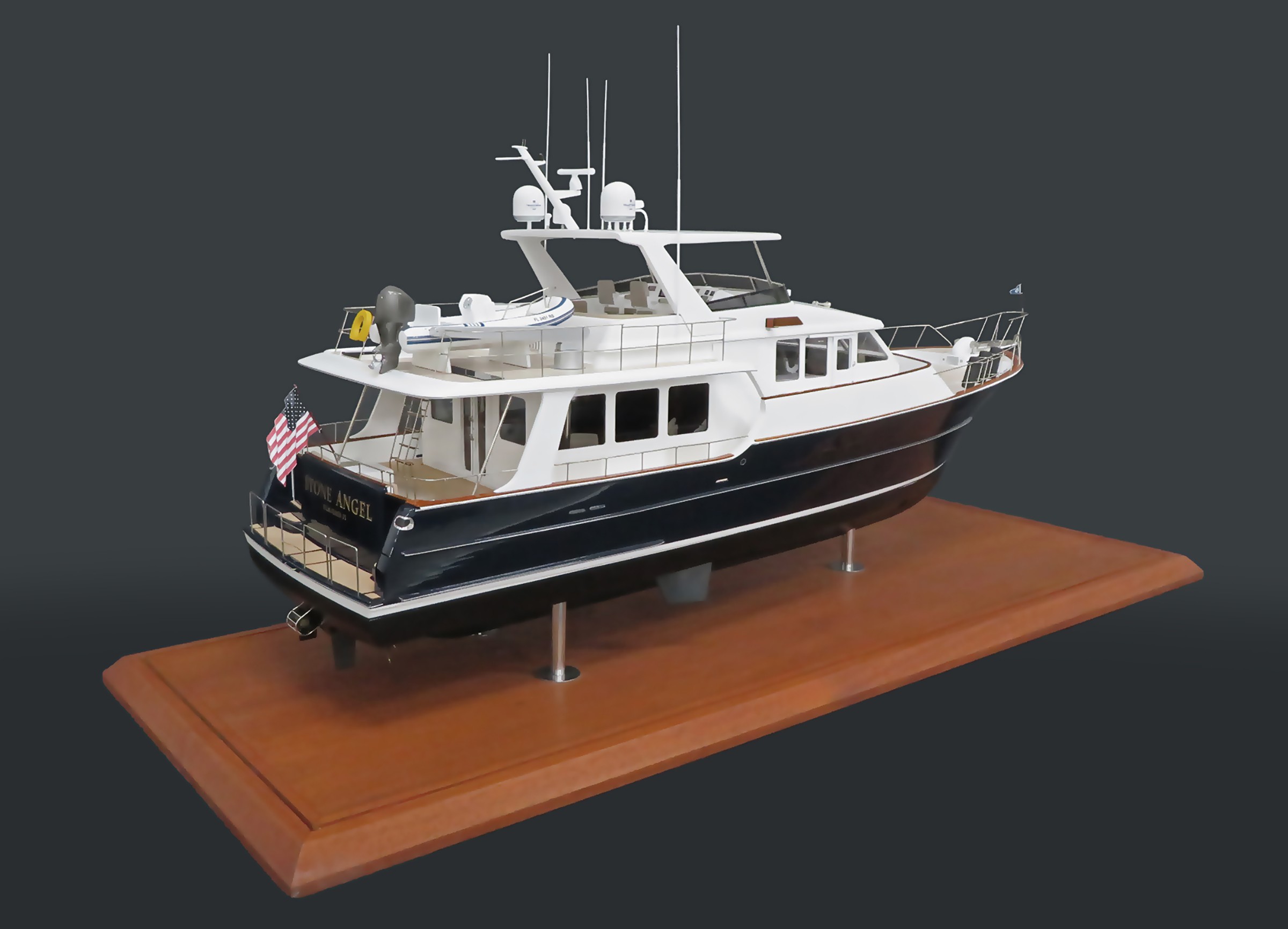 Custom Models - Grand Banks - Grand Banks Aleutian 64 custom model - Abordage