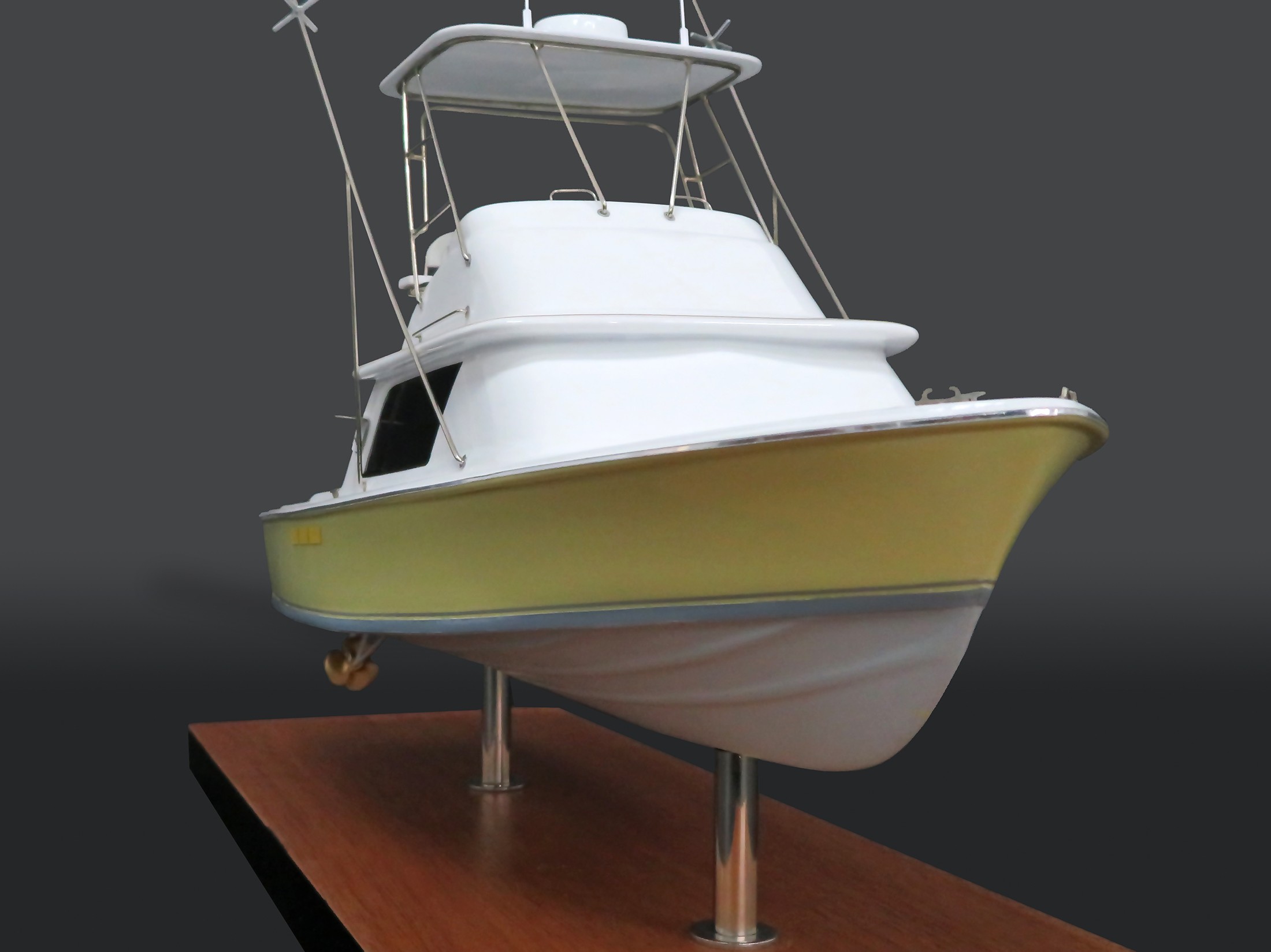 Custom Desk Models - Bertram - Bertram 31 custom desk model with tuna tower - Abordage