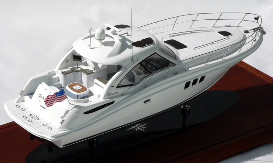 Custom Models - Sea Ray - Sea Ray 48 Sundancer "Guided Discovery" - Abordage
