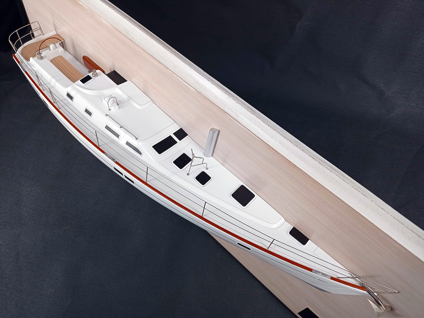 Custom Half Models - Beneteau - Beneteau 473 custom half model with deck details - Abordage