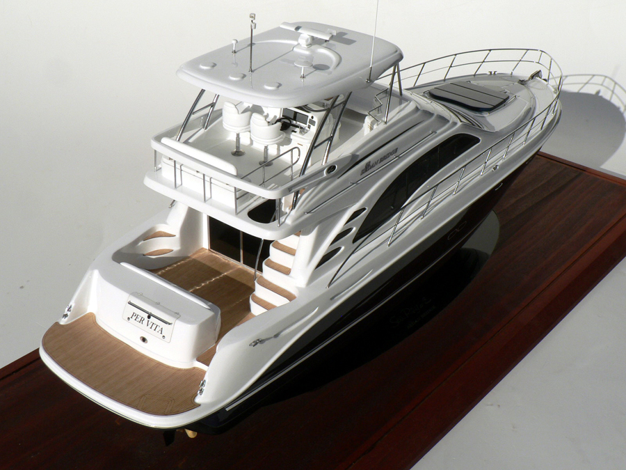 Custom Models - Sea Ray - Sea Ray 58 Sedan Bridge "Per Vita" - Abordage