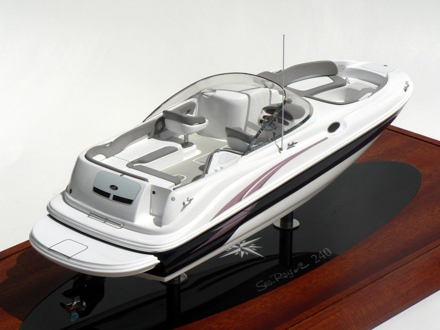 Custom Models - Sea Ray - Sea Ray 240 - Abordage