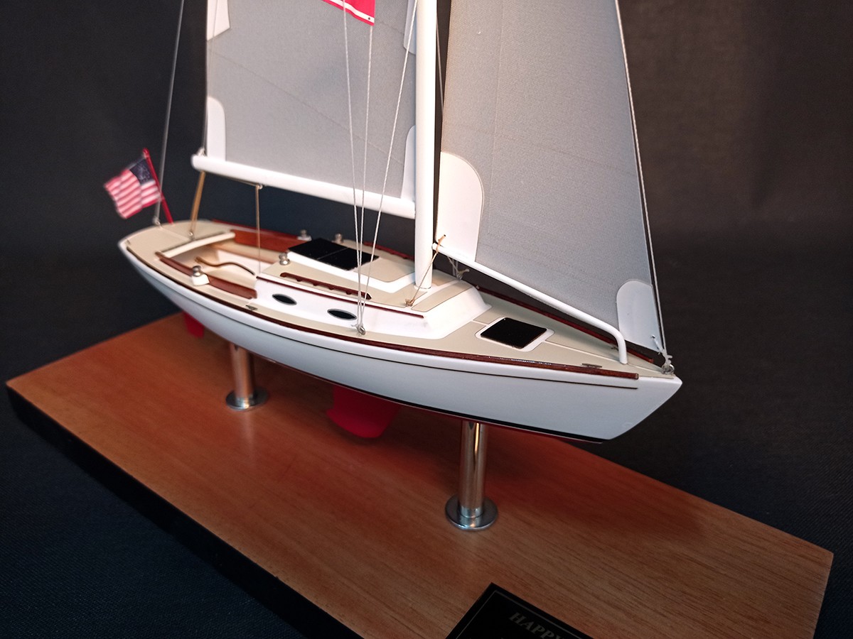 Custom Desk Models - Alerion Express - Alerion Express 28 custom desk model small replica - Abordage