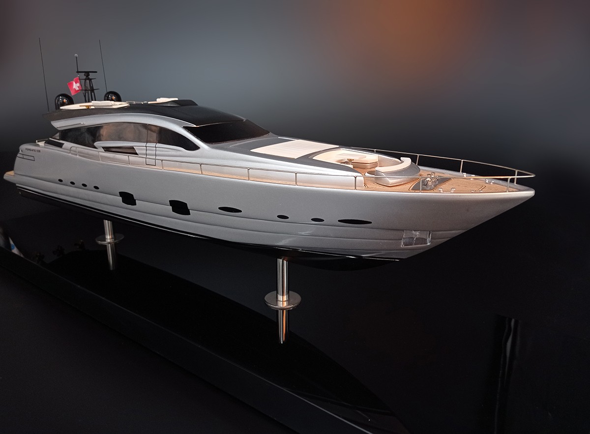 Custom Models - Pershing yachts - Pershing 108 custom model - Abordage