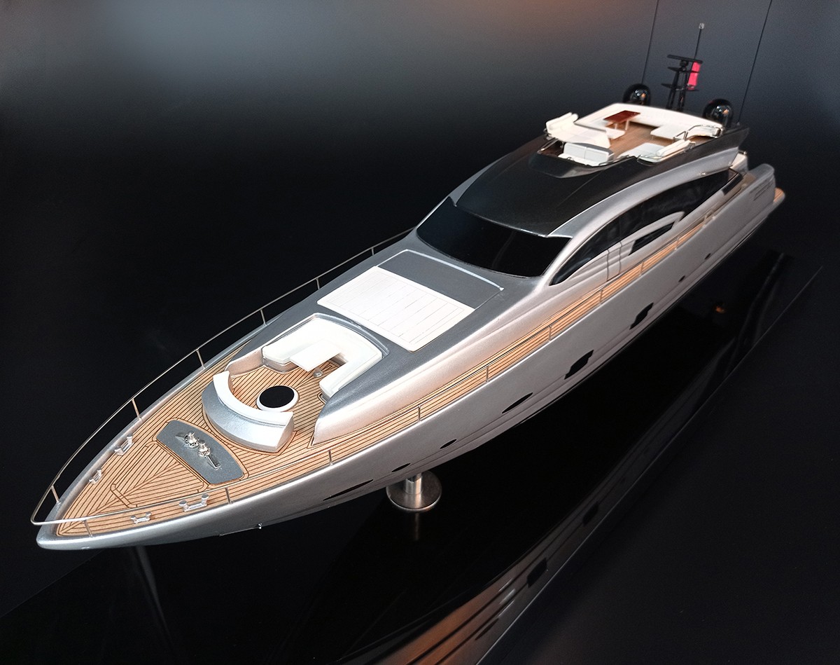 Custom Models - Pershing yachts - Pershing 108 custom model - Abordage