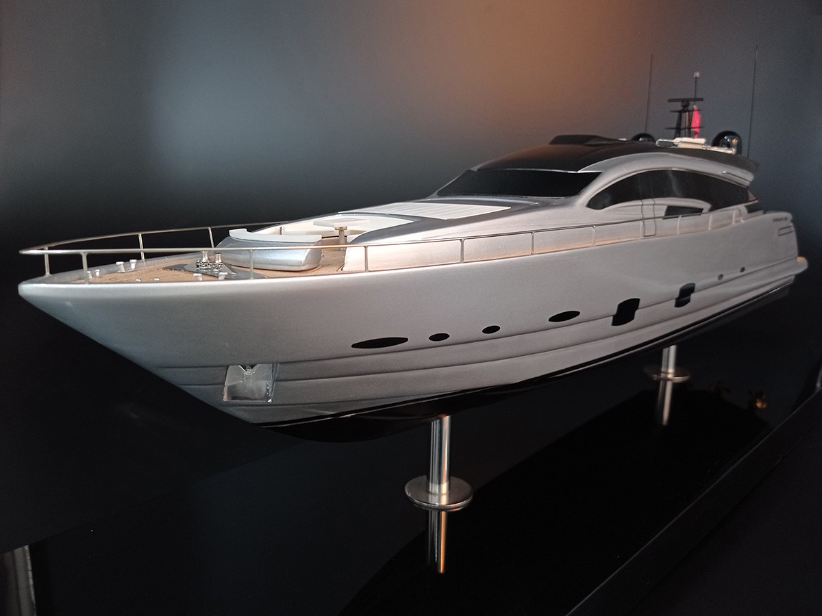 Custom Models - Pershing yachts - Pershing 108 custom model - Abordage