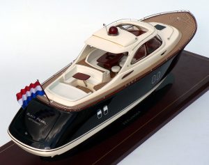 Custom Models - Zeelander - Zeelander 44 Black "Black Pearl" - Abordage