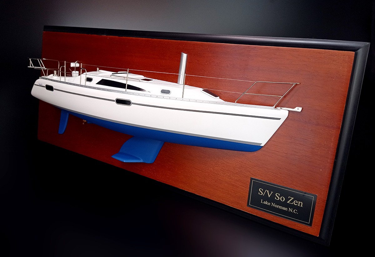 Custom Half Models - Catalina - Catalina 315 custom half model with deck details replica - Abordage