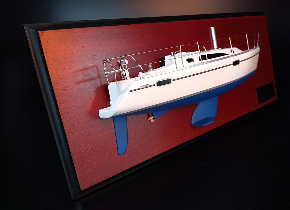 Custom Half Models - Catalina - Catalina 315 custom half model with deck details replica - Abordage