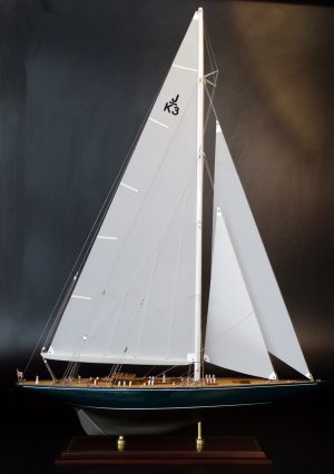 America's Cup Boats - - Shamrock V. 1930 - Abordage