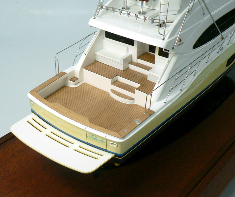 Custom Models - Bertram - Bertram 700 "Ghilo" - Abordage