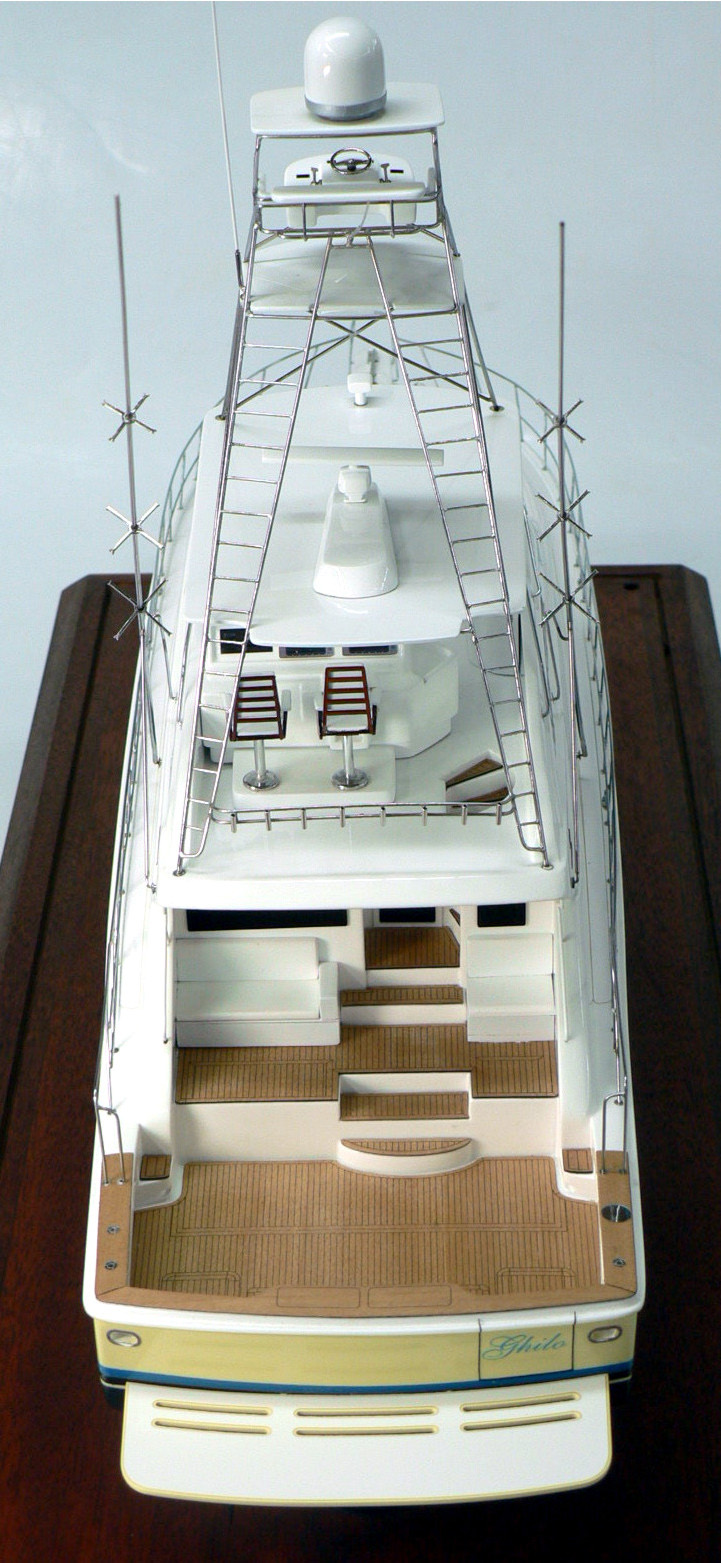 Custom Models - Bertram - Bertram 700 "Ghilo" - Abordage