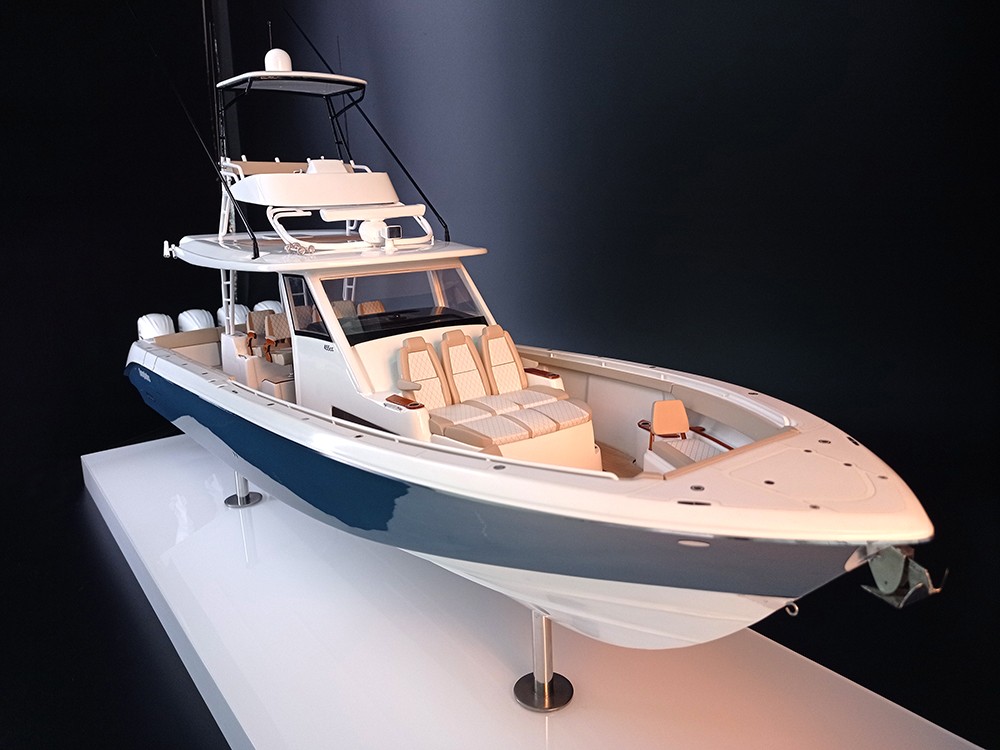 Custom Models - - Everglades 455cc custom model - Abordage