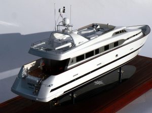 Custom Models - - Azimut 96 "Percal" - Abordage