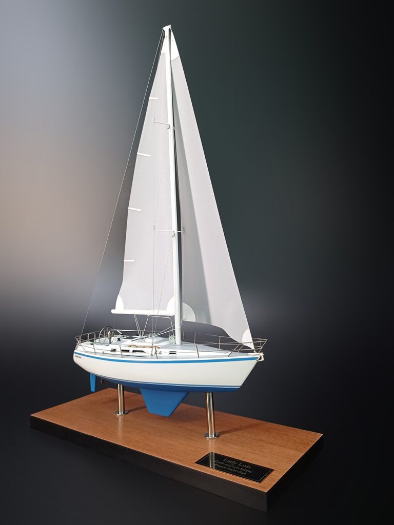 Custom Desk Models - - Hunter 34 custom desk model - Abordage