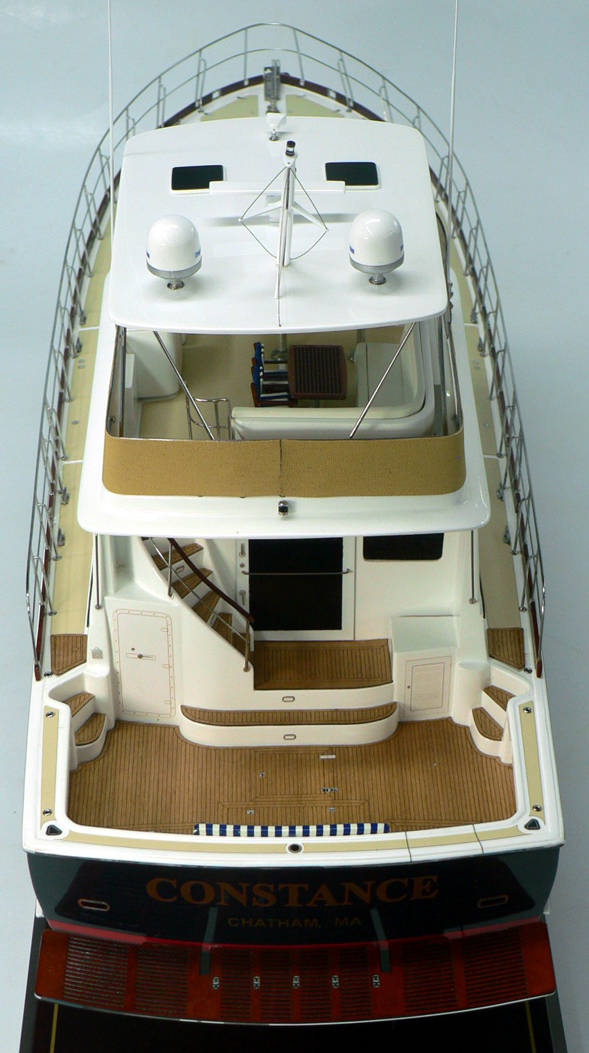 Custom Models - Grand Banks - Grand Banks Eastbay 58 "Constance" - Abordage