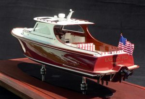 Custom Models - Hinckley - Hinckley Picnic EP "Lady in Red" - Abordage