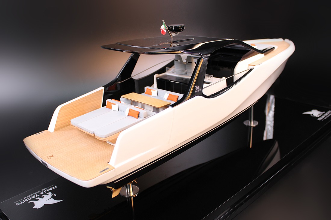 Italia Yacht 43 custom model