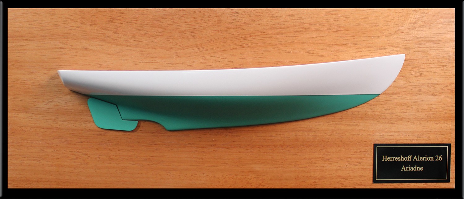 Herreshoff Alerion 26 flushdeck half hull