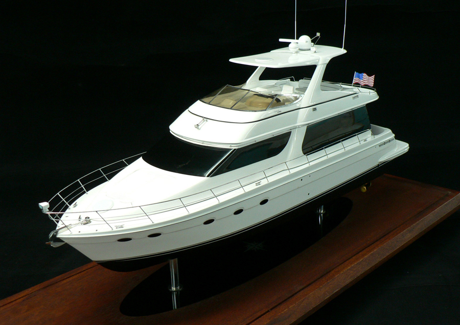 Custom Models - Carver - Carver 57 Pilot House Motor Yacht "Carviar" - Abordage