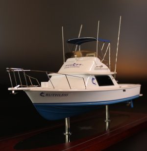 Bertram 31 desk model without tuna tower