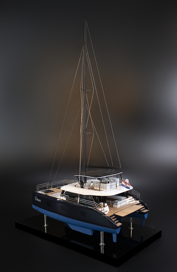 Sunreef Sail 60 desk model