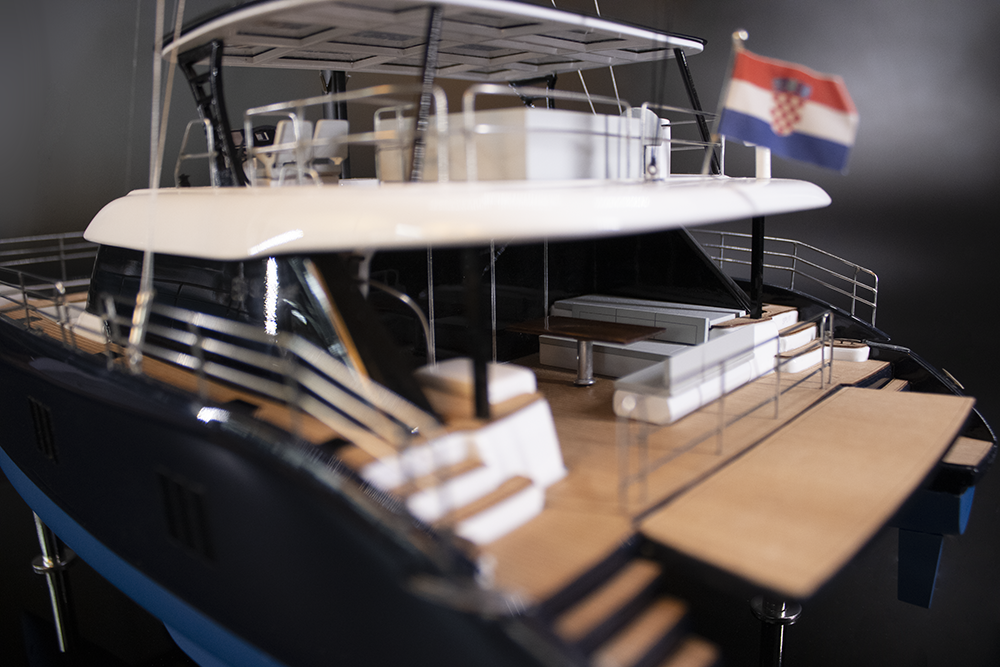 Sunreef Sail 60 desk model