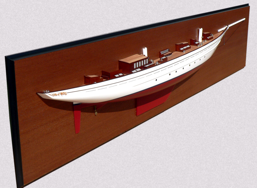 Custom Models - W.C. Storey Design - Adela - Abordage