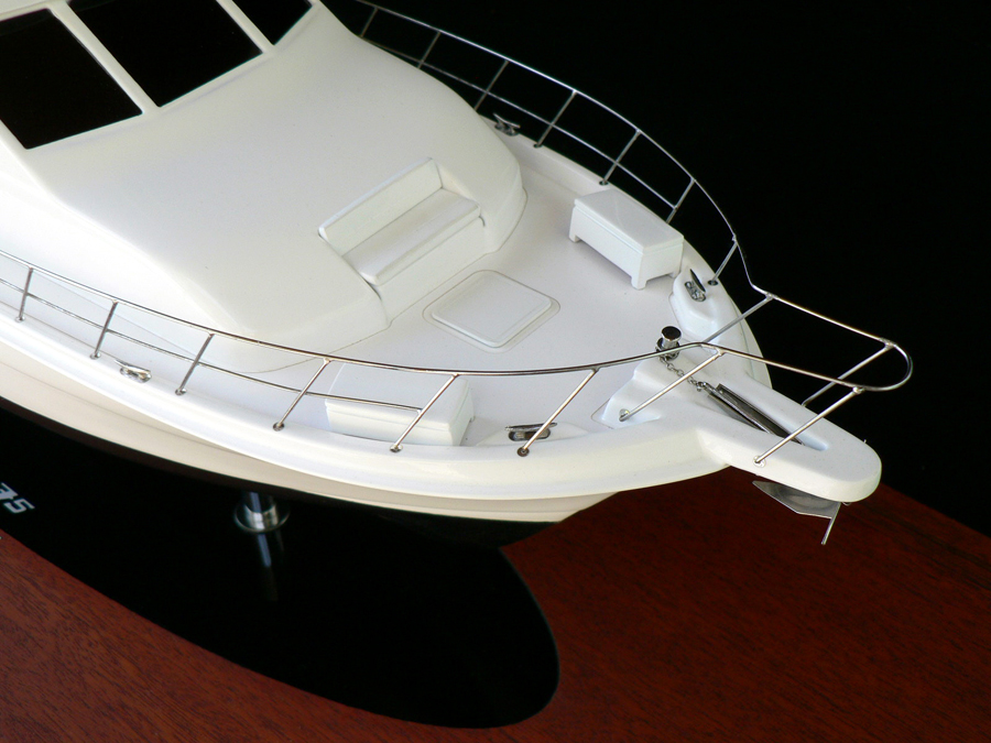 Custom Models - Hatteras - Hatteras 75 "Leisure Lee" - Abordage