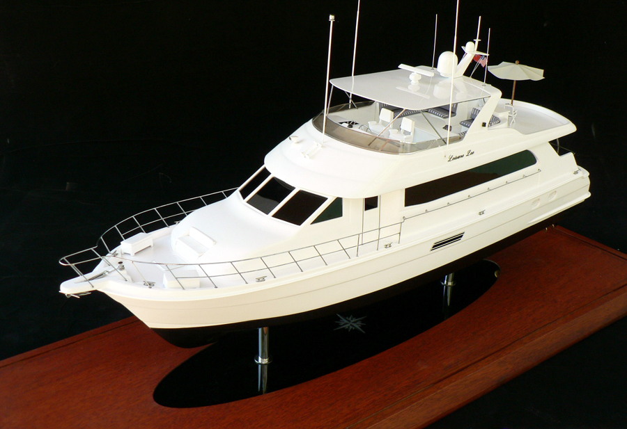Custom Models - Hatteras - Hatteras 75 "Leisure Lee" - Abordage