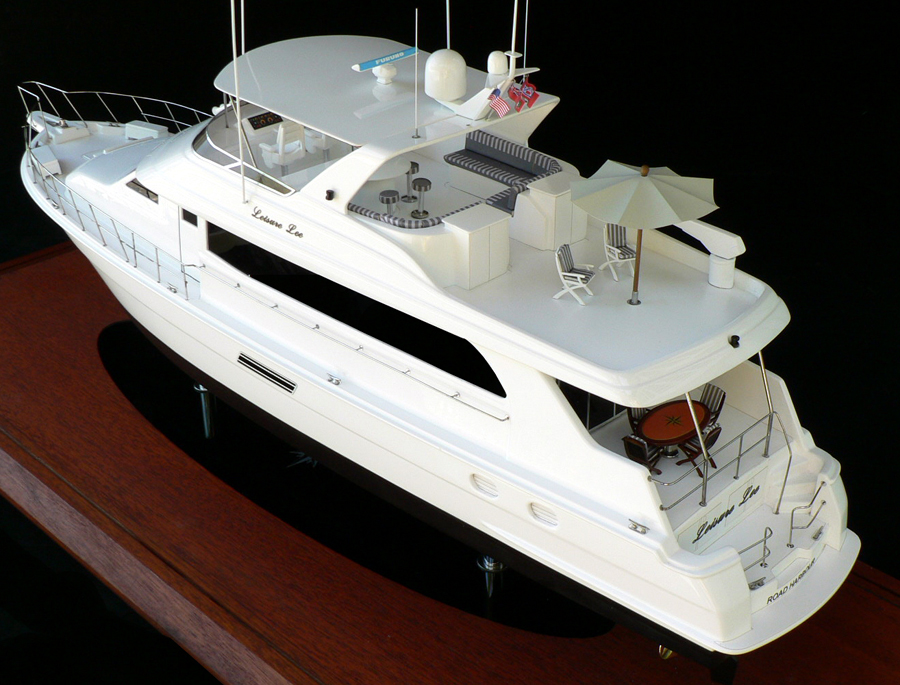 Custom Models - Hatteras - Hatteras 75 "Leisure Lee" - Abordage