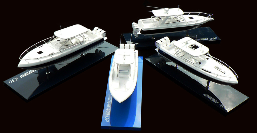 Custom Models - Intrepid Powerboats - Intrepid 390 Sport Yacht - Abordage