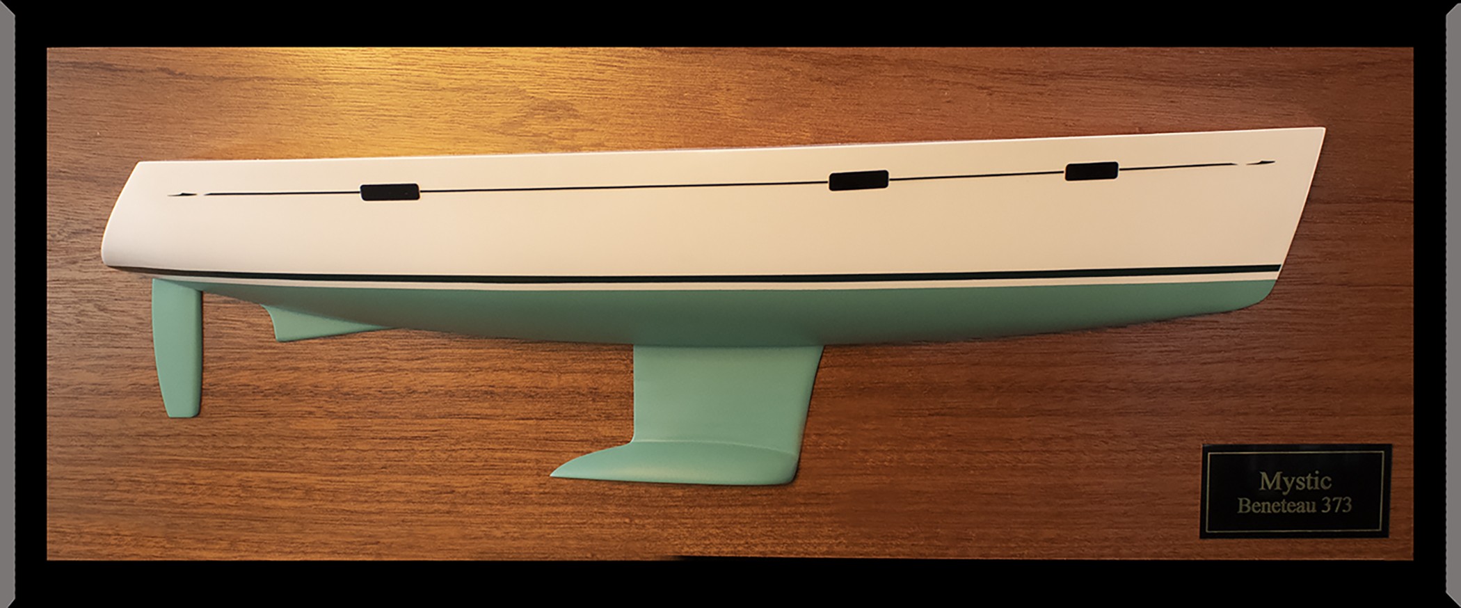 Beneteau 373 flawless half hull